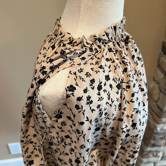 NWT Shein Ruffle neck, French floral print bare shoulder long sleeve shirt size - Picture 2 of 6